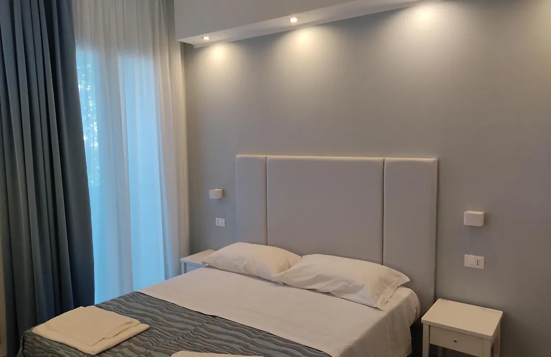 Hotel Caravel Park-1
